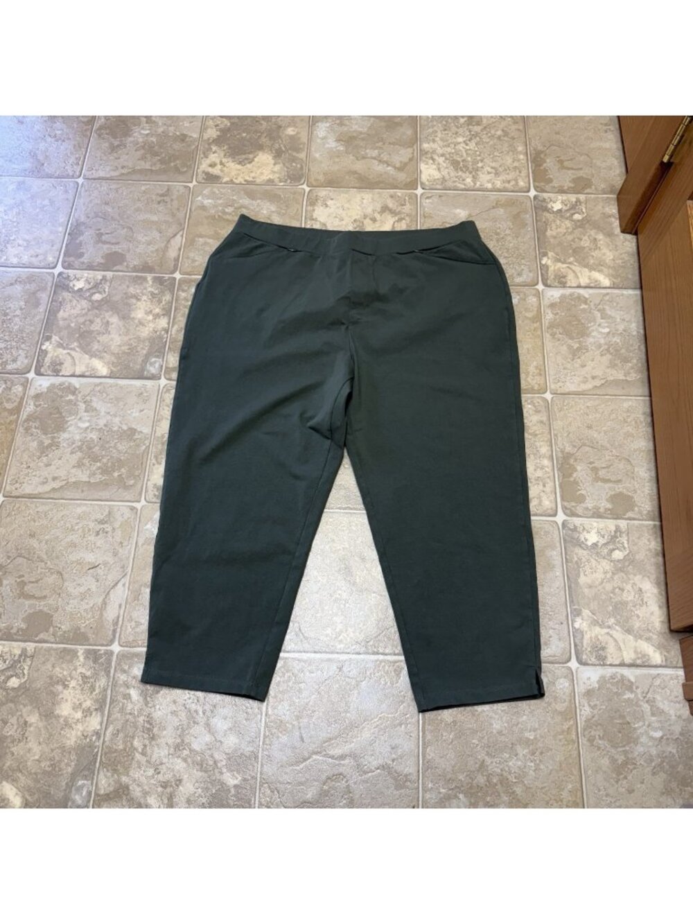 Susan Graver Weekend Army Green Pull On Cropped Pants - 1XP - 1X Petite